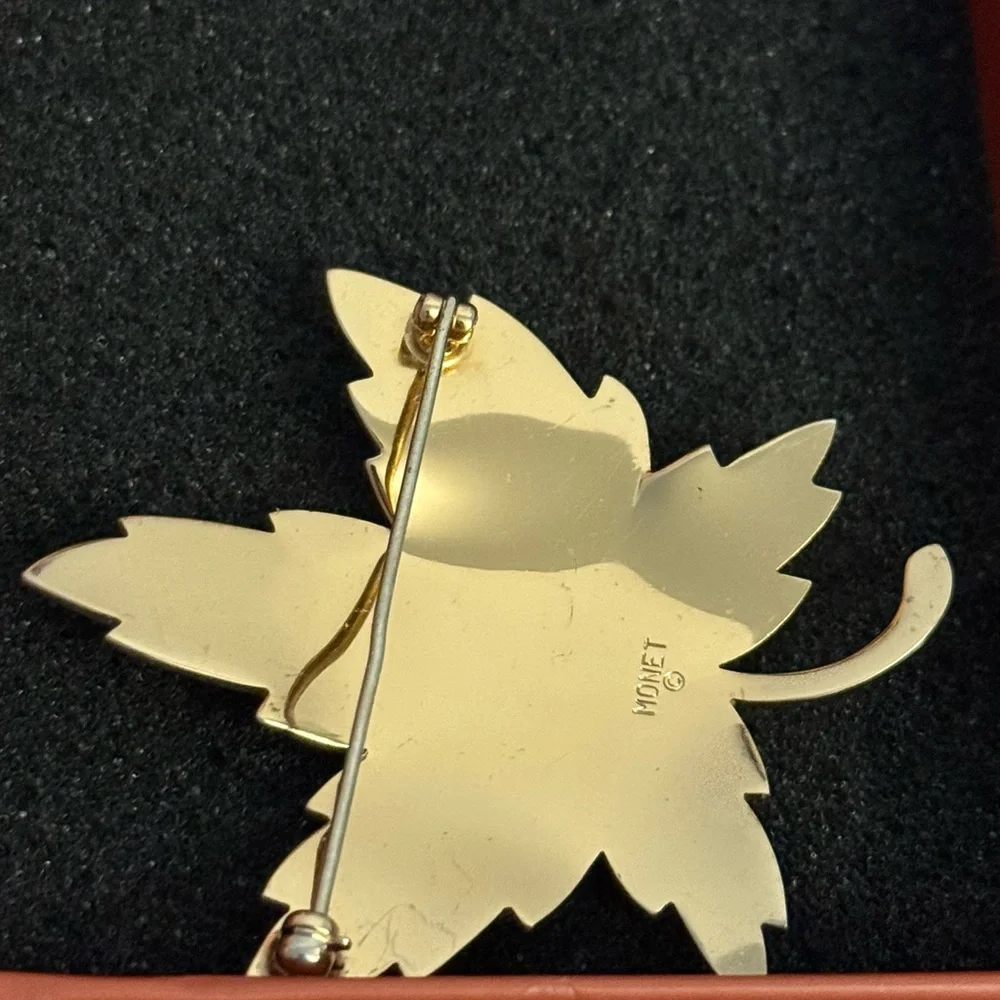Vintage 1960s Monet Maple Leaf‎ Brooch Pin
